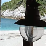 κυμοθόη *